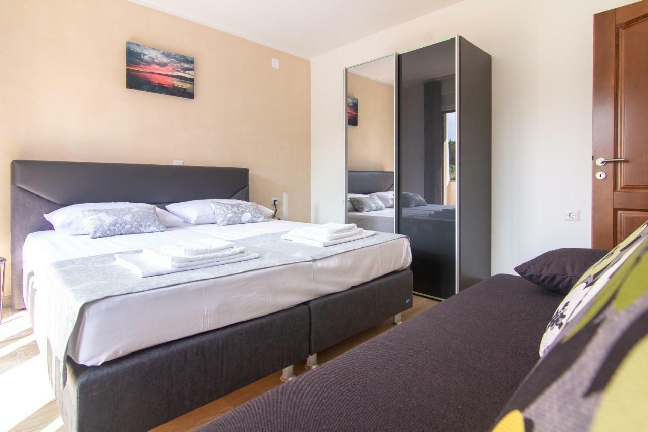 Apartments Edi & Tea Malinska Luaran gambar